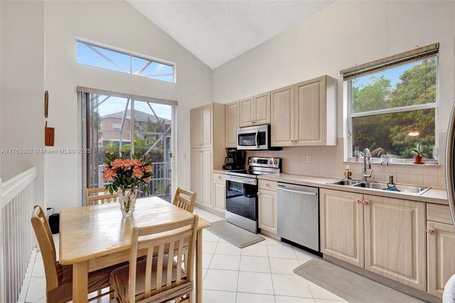 251 Saratoga Blvd E, House other with 4 bedrooms, 3 bathrooms and null parking in Royal Palm Beach FL | Image 9