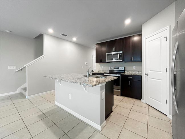 2764 Emory Sound Pl, Townhouse with 3 bedrooms, 3 bathrooms and null parking in BRANDON FL | Image 9