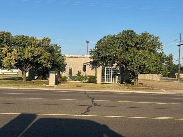 Commercial Sale in Pampa