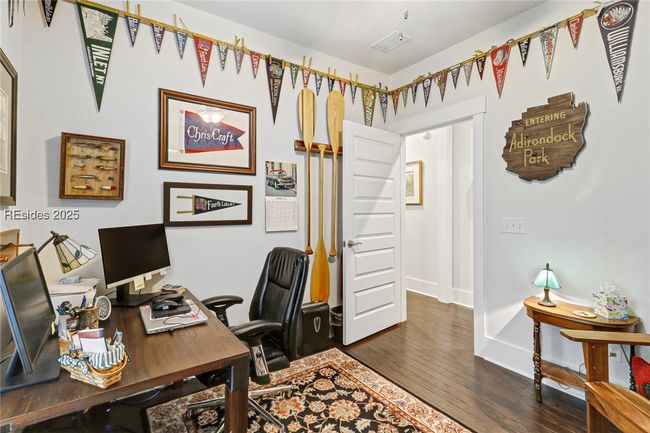 Guest Bedroom 1 | Image 25