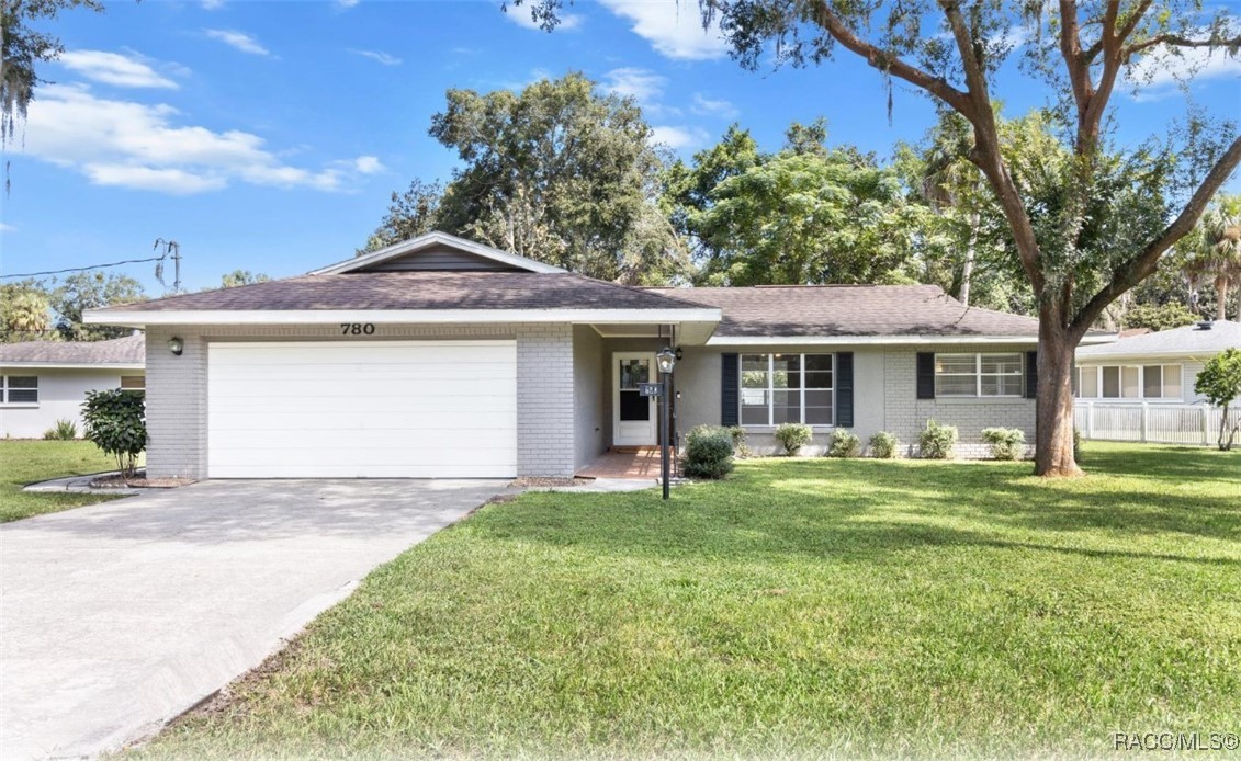 Hollywood Cir, Crystal River, FL 34429
