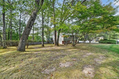 15 Stockbridge Ave, Suffern, NY, 10901-7222 | Card Image