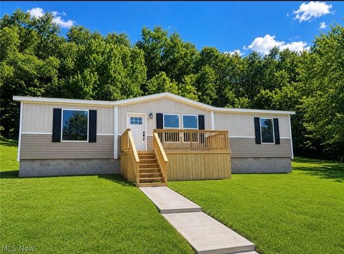 1055 May Rd, East Liverpool, OH, 43920-9757 | Card Image
