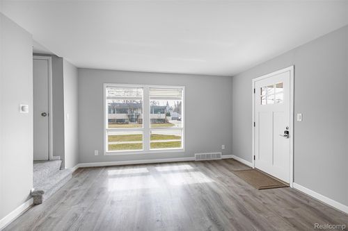 251 E 14 Mile Rd, Birmingham, MI, 48009-2096 | Card Image