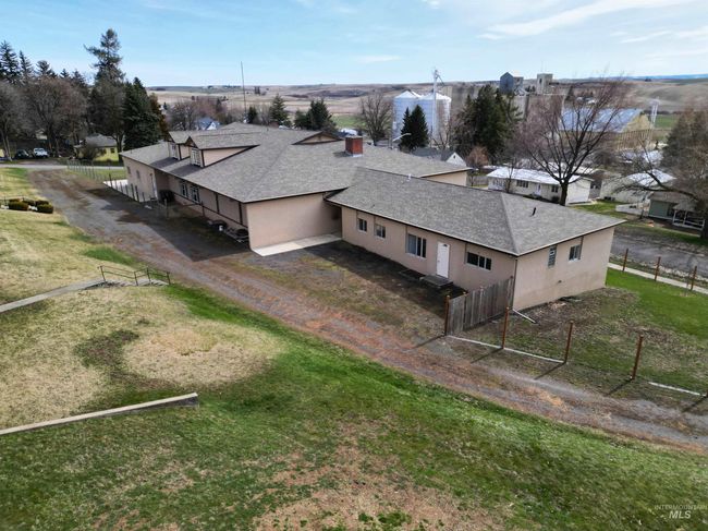 732 W Walnut St, Home with 7 bedrooms, 4 bathrooms and 6 parking in Genesee ID | Image 46