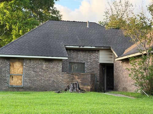 405 Post Oak Dr, Baytown, TX, 77520-1227 | Card Image