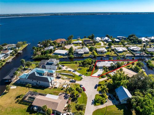 180 Purdy Dr, Port Charlotte, FL, 33980-2526 | Card Image