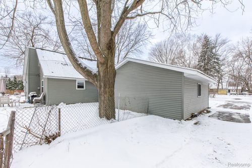 4632 2nd St, Clarkston, MI, 48346-3759 | Card Image