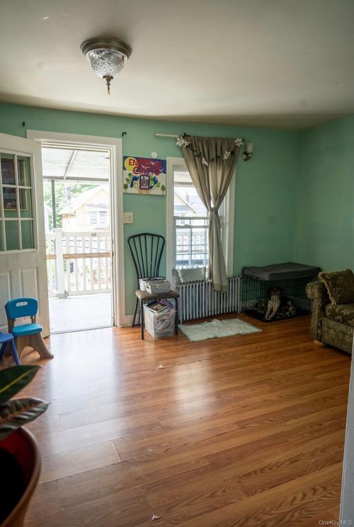 12069 132nd St, South Ozone Park, NY, 11420-2923 | Card Image