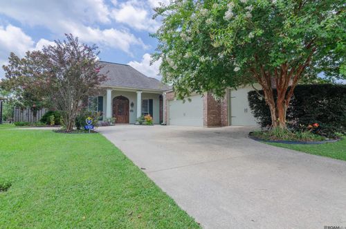 17892 Villa Lake Ave, Greenwell Springs, LA, 70739-4660 | Card Image