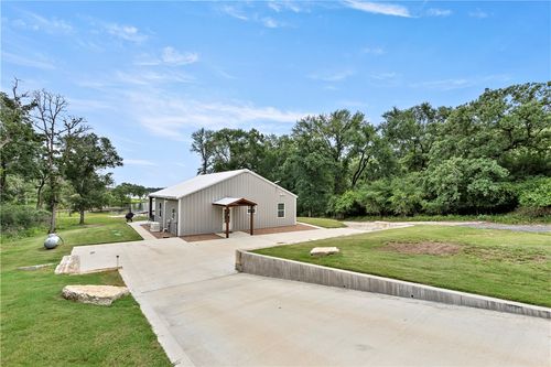 11552 Riley Green Rd, Franklin, TX, 77856-5782 | Card Image