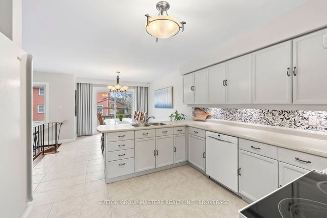 984 Ambleside Cres, House other with 5 bedrooms, 3 bathrooms and 2 parking in Kingston ON | Image 7