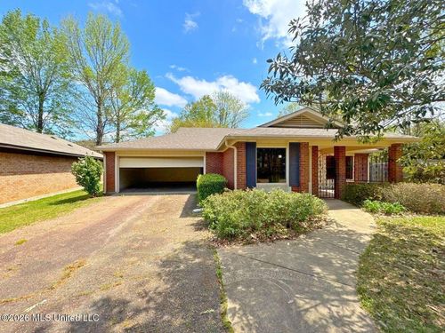 4 Southwood Blvd, Clinton, MS, 39056-3590 | Card Image