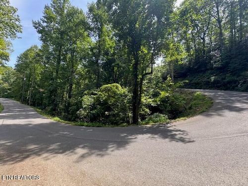 76 Luzerne Dr, Gatlinburg, TN, 37738 | Card Image
