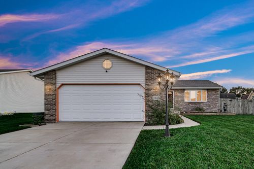 7355 Kestrel St, Hobart, IN, 46342 | Card Image