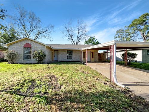 5206 Fairgreen Ln, Houston, TX, 77048-2716 | Card Image