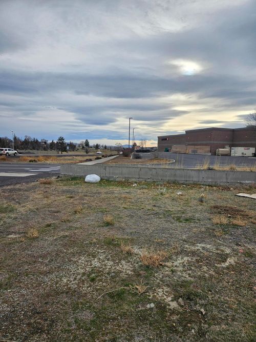 702 Dalles California Hwy, Madras, OR, 97741 | Card Image