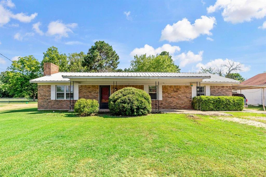 Fairview St, Blossom, TX 75416