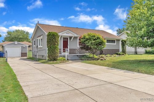 205 Sky Hi Dr, West Seneca, NY, 14224-3168 | Card Image