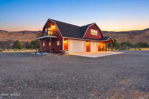 12486 Us Highway 12, Naches, WA, 98937-9219 | Card Image