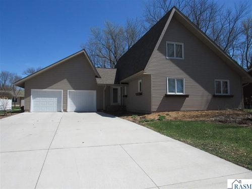 211 Tanglewood Ln, Blue Earth, MN, 56013-1653 | Card Image