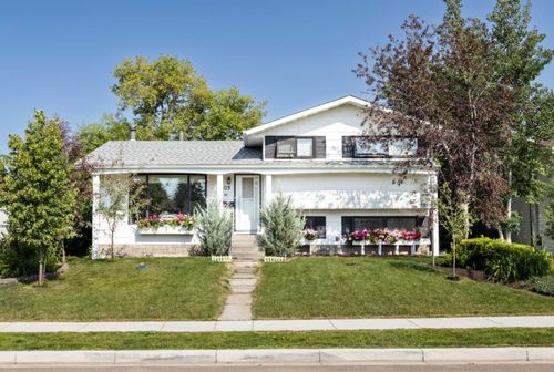 4003 53 Ave, Innisfail, AB, T4G1G4 | Card Image