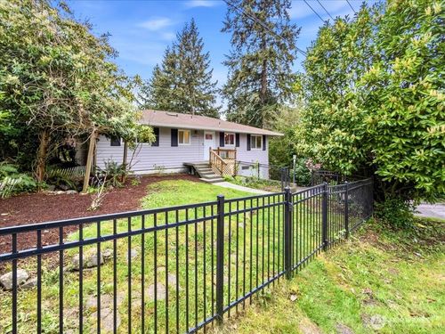 16901 Se 144th St, Renton, WA, 98059-7547 | Card Image