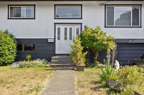648 22nd St, Courtenay, BC, V9N6L1 | Card Image