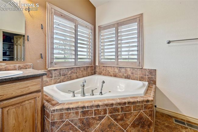 1625 N Yoder Rd, House other with 6 bedrooms, 4 bathrooms and 6 parking in Yoder CO | Image 21