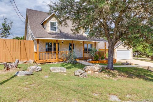 807 Heinen Rd, Bandera, TX, 78003-4430 | Card Image
