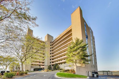apt-806-100 Lake Shore Dr, Michigan City, IN, 46360-2083 | Card Image