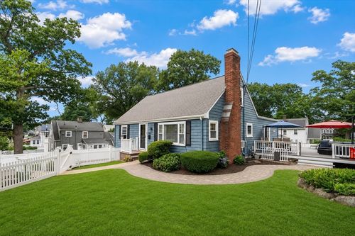 105 Whitman Ave, Melrose, MA, 02176-4939 | Card Image