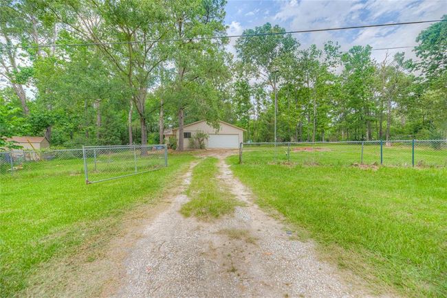 330 Oak Tree Dr, House other with 3 bedrooms, 2 bathrooms and 2 parking in Pointblank TX | Image 11
