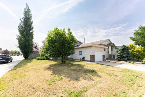 218 Uplands Boulevard N, Lethbridge, AB, T1H6S6 | Card Image