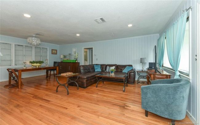 817 Sw Saint Lucie Cres, House other with 3 bedrooms, 3 bathrooms and null parking in STUART FL | Image 8