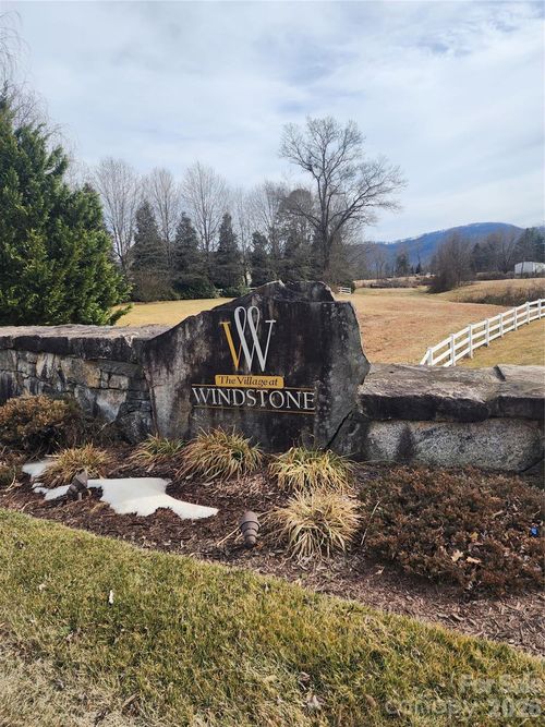 62 River Bend Ln, Fletcher, NC, 28732-9272 | Card Image