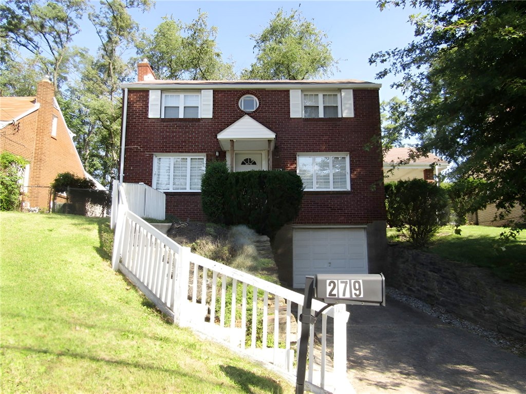 Pheasant Dr, Pittsburgh, PA 15235