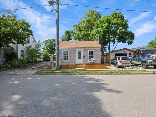 79 Sunnyhill Rd, Cambridge, ON, N3C1J6 | Card Image