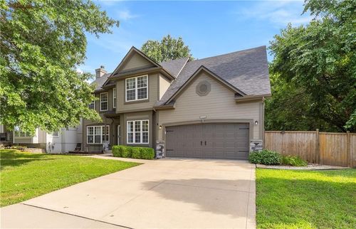 22217 W 51st St, Shawnee, KS, 66226-3865 | Card Image