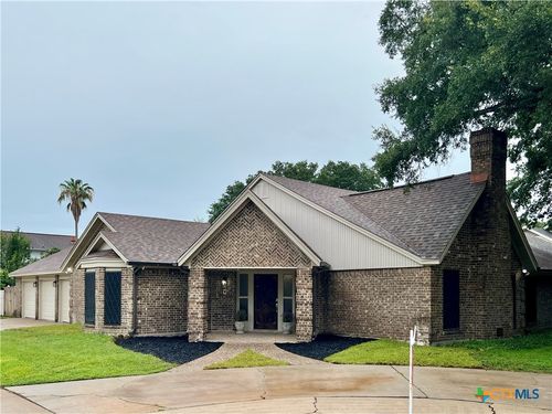 101 Biltmore Dr, Victoria, TX, 77904-3310 | Card Image