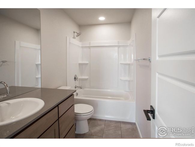 SECONDARY BATH | Image 30