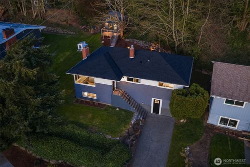 5202 38th Ave Sw, Seattle, WA, 98126-2817 | Card Image