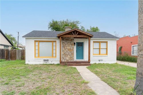 704 N 8th St, McAllen, TX, 78501-2620 | Card Image