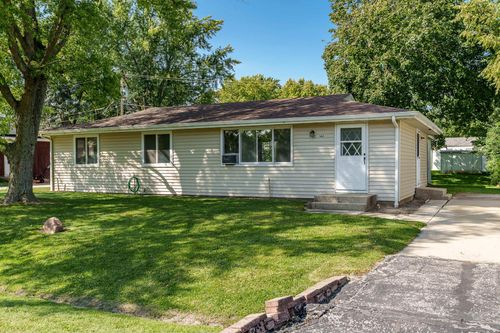 140 Bullard St, Poplar Grove, IL, 61065-8400 | Card Image