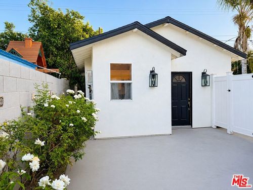 19052 1/2 Friar St, Tarzana, CA, 91335 | Card Image