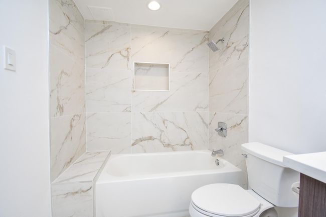 UNIT-1106 - 49 Briar Hollow Ln, Condo with 2 bedrooms, 2 bathrooms and 2 parking in Houston TX | Image 19