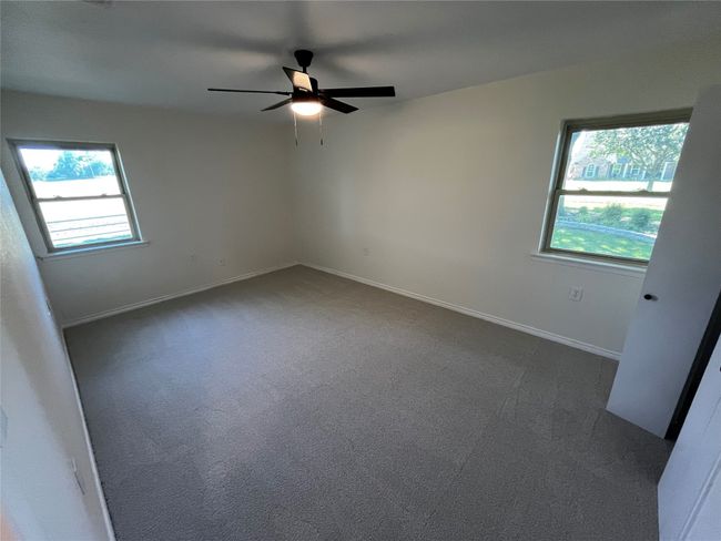 Enjoy the generously sized secondary bedrooms | Image 18