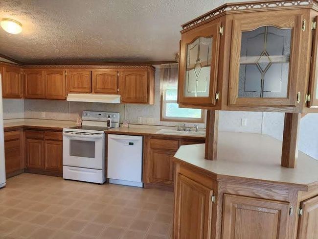 2316 Edwards Ln, House other with 3 bedrooms, 2 bathrooms and null parking in HARPERS FERRY IA | Image 6