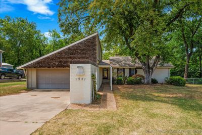 2941 Cambridge Court, House other with 2 bedrooms, 2 bathrooms and null parking in Bartlesville OK | Image 1