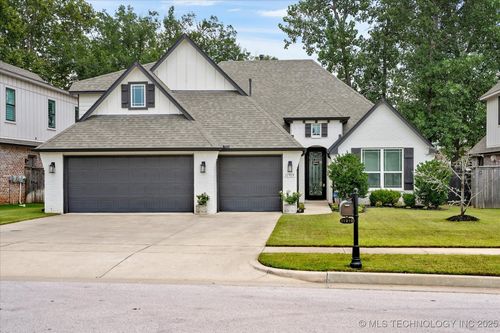 11919 S 68th East Ave, Bixby, OK, 74008-8277 | Card Image